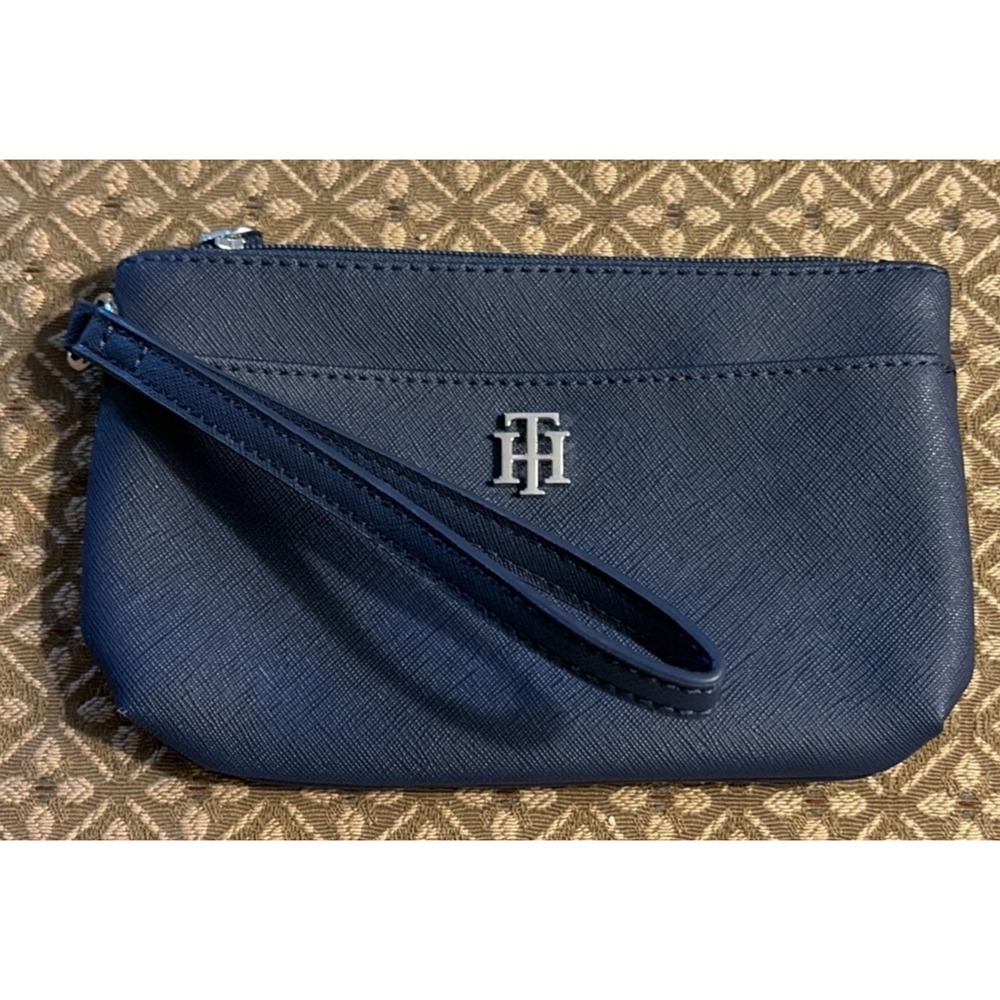 Tommy Hilfiger Wristlet Navy Blue Wrist Strap & Single Zipper Pouch  8" x 5"